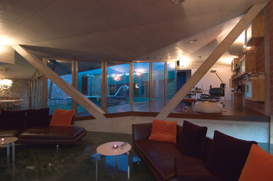 Casa de los Pinos: Close to the Earth, High Above it All