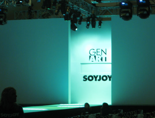 Fashionably Natural Opens LA Fashion Week