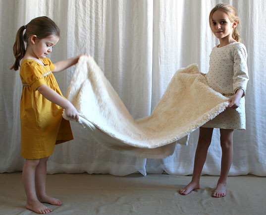 SUSTAINABLE STYLE: Loyale Organic Cotton ‘Faux Fur’ Throw