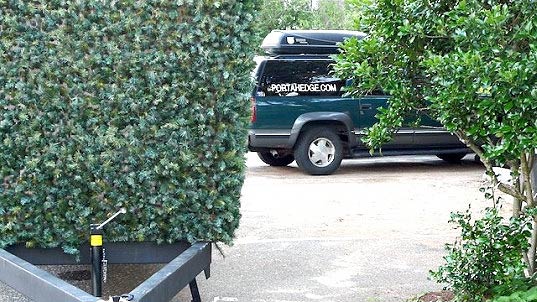 Porta Hedge: Mobile Artificial Hedge