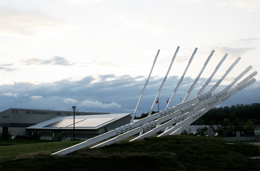 Canada’s Shimmering Solar Collector Sculpture