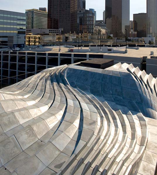 SYNTHe: An Urban Rooftop Garden Prototype in Los Angeles