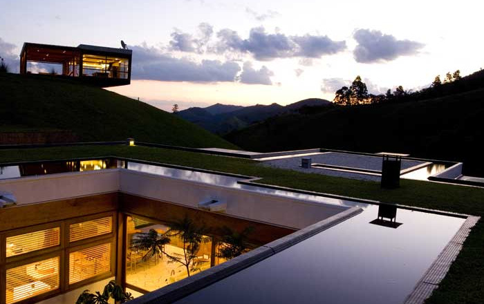 the grid house, casa grelha, sao paulo, brazil, modular housing, green roof, green building, sustainable architecture