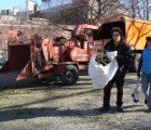 Inhabitat Joins the Treecycling Fun at NYC’s Annual Mulchfest
