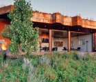 Joshua Tree Boulder House is a Study in Stone and Steel