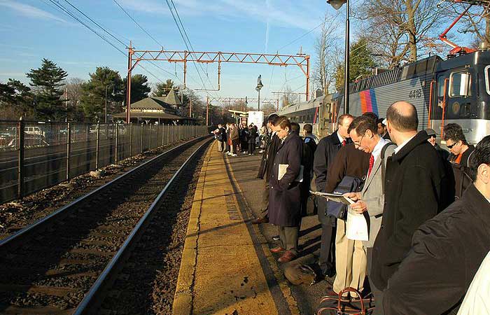 public transportation makes you skinny, benefits of public transportation, sedentary lifestyle, vehicle dependency, excercise, healthy america, healthiest cities