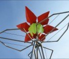 Solar Powered LED Flower Sculpture Lights up the Night