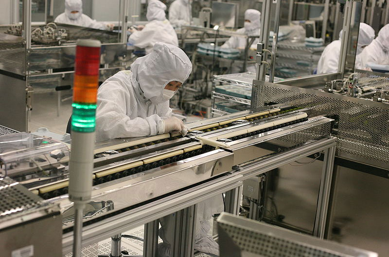 China's Green Energy Businesses are Breaking International Law china renewable energy, chinese manufacturing industry, chinese renewable energy, chinese renewable energy manufacturing, china renewable energy manufacturing, renewable energy manufacturing, renewable energy factory, solar panel manufacturer, wind turbine manufacturer