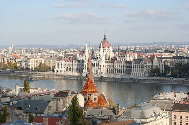 danube river sewage treatment plant, living danube sewage plant, danube river sewage plant, green roof, living danube green roof, danube sewage plant green roof
