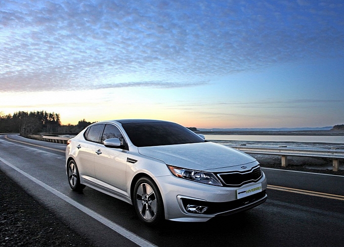 inhabitat la auto show, 2011 kia optima hybrid, kia optima hybrid, kia hybrid la auto show, kia pop, kia pop la auto show, 2011 optima hybrid