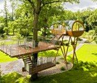 Baumraum’s World of Living Tree House Sits on Spider’s Legs