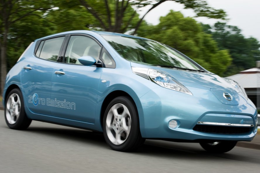 nissan motors leaf, nissan leaf green car, nissan leaf 2011 european car of the year, nissan leaf release, nissan leaf us, nissan leaf japan, nissan leaf europe
