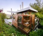 Micro LA Tree House Creates a Contemporary Dream Retreat