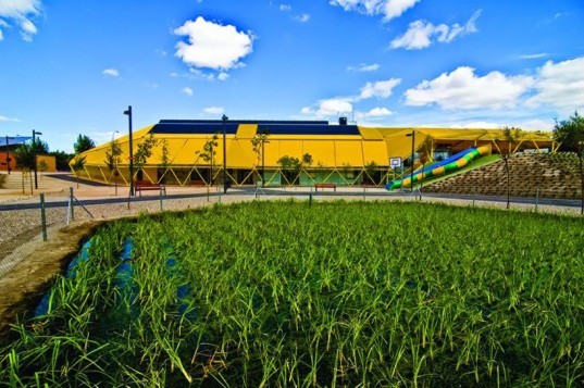 plaza ecopolis, green design, eco design, sustainable design, green architecture, ecopolis, nursery school, green school, madrid, ecosistema urbano
