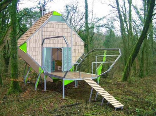 sustainable architecture, french forests, Le vent des for�ts, les maisons sylvestres, living pod, Matali Crasset, minimal impact houses, galvanized steel, summer residency, french green building