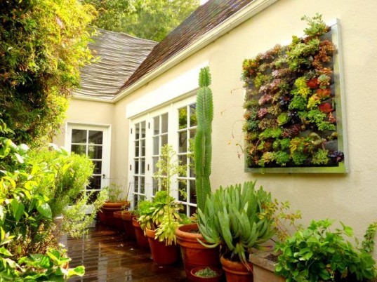 urban zeal planters, urban zeal, wall planters, vertical garden, wall garden, green design, eco design, gardening, sustainable design, green wall
