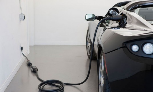 Charging Electric Cars at Night Could Help Diminish Harmful Ozone Levels electric vehicle, electric car, texas electric grid, electric vehicle emissions, electric vehicle pollutants, electric vehicle charging, ev charger, ev charging at night, nighttime charging, is nighttime charging better