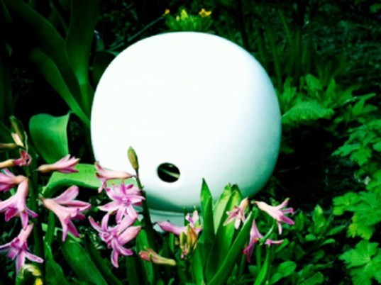 modern pets,green products,green pets,gardening,bees,earthenware,bee pollination,declining bee population,