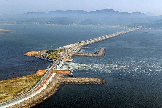 Samsung, South Korea, green design, eco design, sustainable design, Saemangeum, green city, wind power, solar battery system, eco development, reclaimed wetland, OCI,