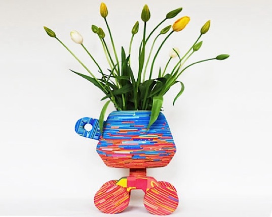 eco-design, green design, sustainable design, eco-art, sustainable art, lamps, vases, Diederik Schneemann, Rotterdam, Milan, indian ocean, flip-flops, tale of flip-flops, East africa