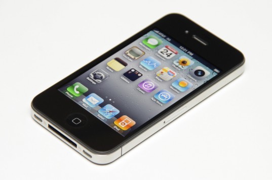 Apple iPhone 4, green technology, sustainable technology, Greenpeace, How Dirty Is Your Data