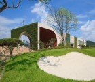 Hyunjoon Yoo’s Green Weave Golf Club Sports a Living Wall