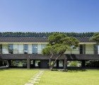 Green-Roofed Floating House by Hyunjoon Yoo Is Feng Shui Approved