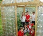 UK School Children Build a Greenhouse Out of Recycled Plastic Bottles