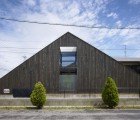 Ogaki House’s Sloping Roof Creates a Safe Haven from Harsh Japanese Weather