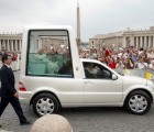 Pope Benedict XVI Gets a M-Class Mercedes Hybrid Popemobile