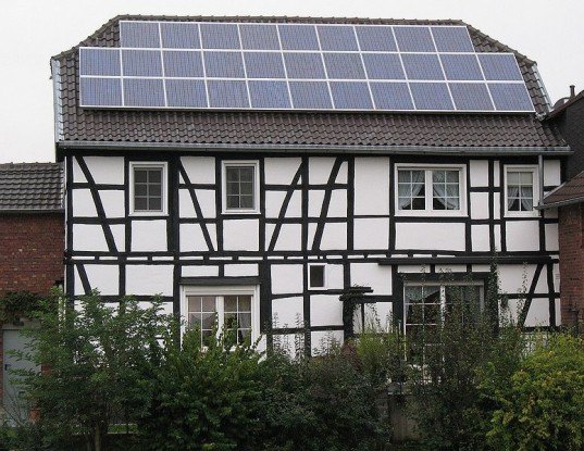 hydrogen power, power your home with hydrogen, hybrid solar hydrogen array, hybrid solar hydrogen system, renewable energy, clean energy, solar array, home solar array, home hydrogen fuel cell, small hydrogen fuel cell
