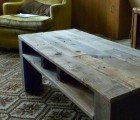 $5 Worth of Shipping Pallets Transformed Into an Awesome New Coffee Table
