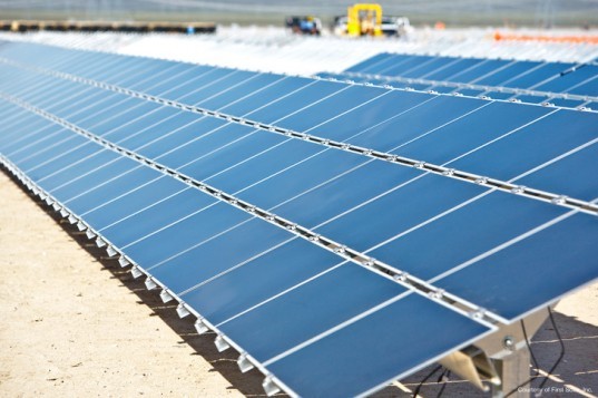 Firstsolar Photovoltaic Panels Desert Sunlight Solar Farm, Desert Sunlight Solar Farm Salazar, californian desert Desert Sunlight Solar Farm, mojave Desert Sunlight Solar Farm, solar power plant california, solar power, Desert Sunlight Solar Farm mojave desert, Desert Sunlight Solar Farm, blythe solar power, solar power usa