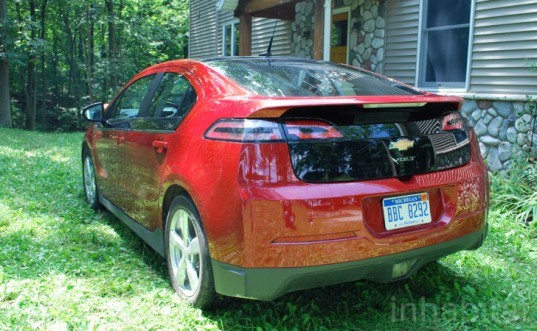 Chevy Volt test drive, Chevy Volt extended test drive, Inhabitat, Laura K. Cowan, Transportation Editor, green transportation, alternative transportation, electric vehicle, electric car, PHEV, plug-in hybrid, range-extended EV, green automotive design