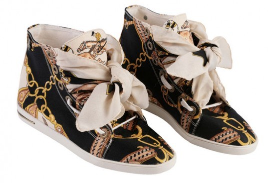 eco-fashion, eco-friendly shoes, eco-friendly sneakers, Eco-Shoes, ethical fashion, green fashion, recycled shoes, russy valenki, Sustainable Fashion, sustainable shoes, sustainable sneakers, sustainable style, upcycled shoes, vintage clothing, vintage fashion, vintage scarves