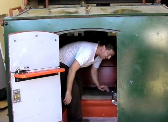 dumpster home, dumpster reuse, how to use a dumpster, dumpster recycling, recycled dumpster, dumpster art, dumpster home, dumpster apartment, green home, green architecture, green design