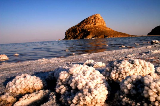 Lake Orumiyeh protests, Lake Orumiyeh Iran, Lake Orumiyeh salt storms, Lake Orumiyeh disappearance, Lake Orumiyeh iran authorities, Lake Orumiyeh environmental protests, climate change, global warming