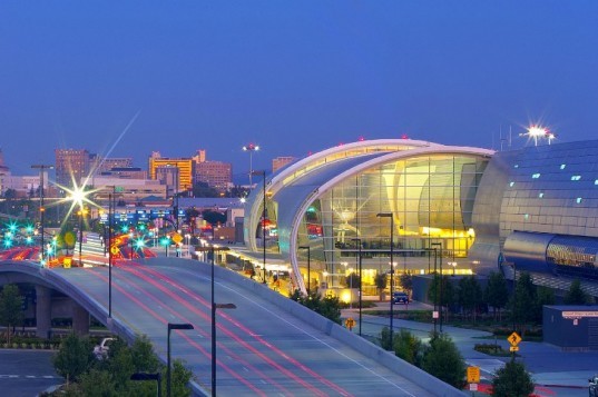 San Jose Terminal B, Fentress Architects, airport, green renovation, san jose, leed silver, energy efficient design