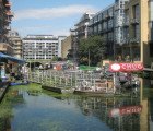 CHUG: A Floating Community That Grows Their Own Vegetables in the Heart of London!