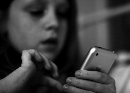 Kids, Children, inhabitots, cell phones, mobile phones, radiation, cancer, health risks