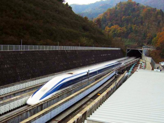efficient public transport, high speed rail, ground effect technology, maglev technology, mag-lev technology, maglev trains, ground effect trains, aero train, the end of the wheel