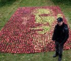Portrait of Steve Jobs Made With Over 3,500 Apples