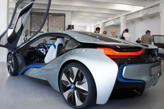 bmw i3, bmw i8, bmw hybrid, bmw electric car, electric vehicle, hybrid vehicle, hybrid-electric vehicle, bmw green car, green transportation, all-electric bmw, i3, i8, bmw i3 photos, bmw i8 photos, electric car, hybrid car, sustainable transportation, eco vehicle