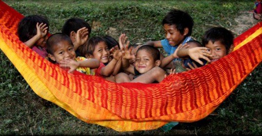 yellow leaf hammocks, eco hammocks, green hammocks, hammock design, humanitarian design, eco design, socially responsible design, eco efforts, thailand humanitarian efforts