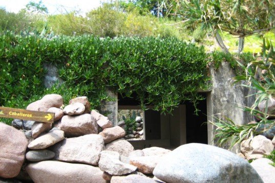 Water Issues,Recycled Materials,Green Resources,Green Materials,Green Holidays,Eco Tourism,Eco Travel,Architecture,mendoza,argentina,andes mountains,thermal mineral water,mineral geothermal water,local stone,family day out,cascade restaurant,water park,swimming pools,streams,slides