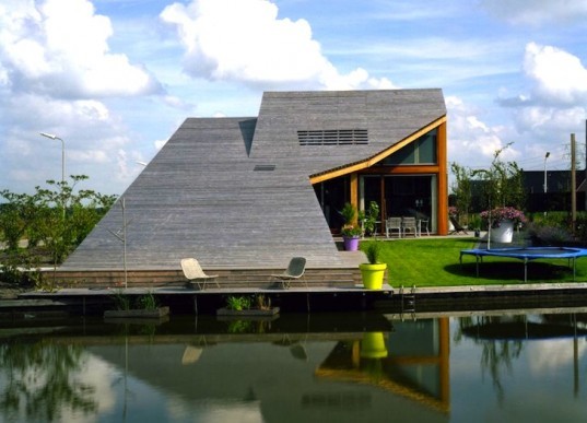 The Dogma House, Onix Architecture, The Netherlands, Danish Directors, the Dogma Rules, Zuiderburen district, Leeuwarden, minimalist, natural materials, locally-sourced materials, green design, sustainable design, eco design, eco-architecture, Alex van de Beld, Haiko Meijer, sloping roof