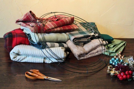 scrap fabric, holiday wreath, christmas, diy. easy, how to, instructions, upcycled, remnant, eco, sustainable, recycled, gift, crafts