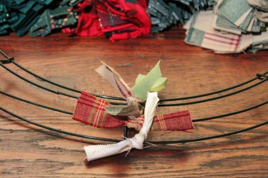scrap fabric, holiday wreath, christmas, diy. easy, how to, instructions, upcycled, remnant, eco, sustainable, recycled, gift, crafts