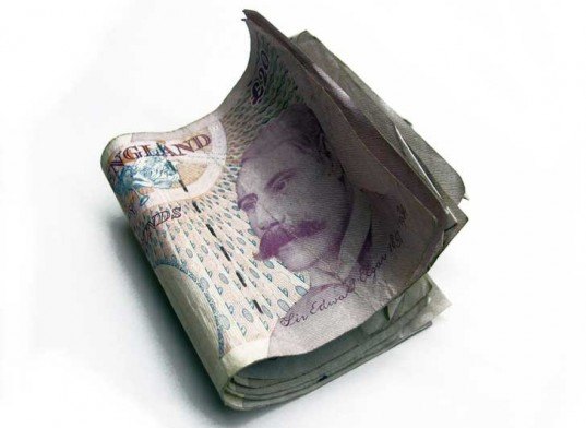 bank of england, carbon heavy, carbon intensive, investing in green, green investments, english investments, sustainable investments, sustainable investing, carbon emissions, united kingdom