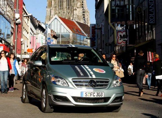 mercedes, benz, b-class, e-cell, b-class electric vehicle, mercedes compact vehicle, mercedes electric car, benz electric car, benz electric vehicle, mercedes benz 2013, b-class e-cell extended range, plug in hybrid electric, extended range electric vehicle, joachim schmidt